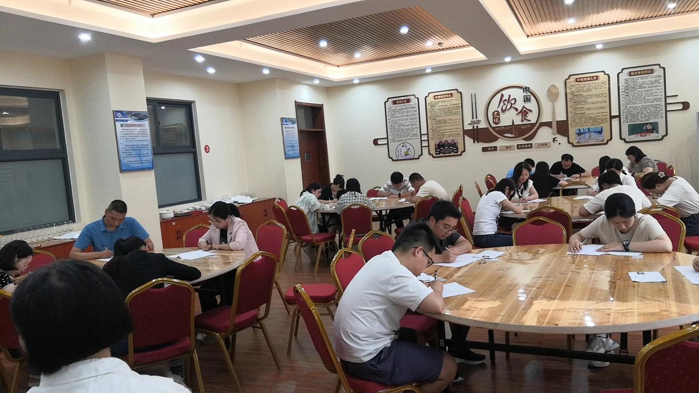 心理学揭秘 眼窝深＝心机重？识人术背后的认知陷阱与创业禁区
