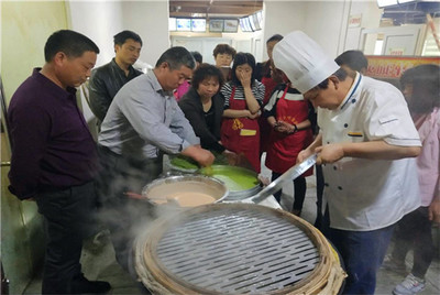 想学蔬菜凉皮 哪教快餐水晶凉皮培训 正宗正规大型